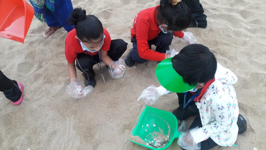 GISN-ExperientialLearning Students involved with a community service