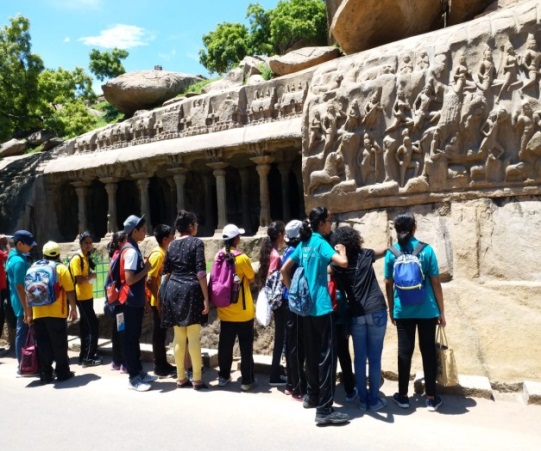 f8 IB Kids on a Field Trip at Mahabalipuram